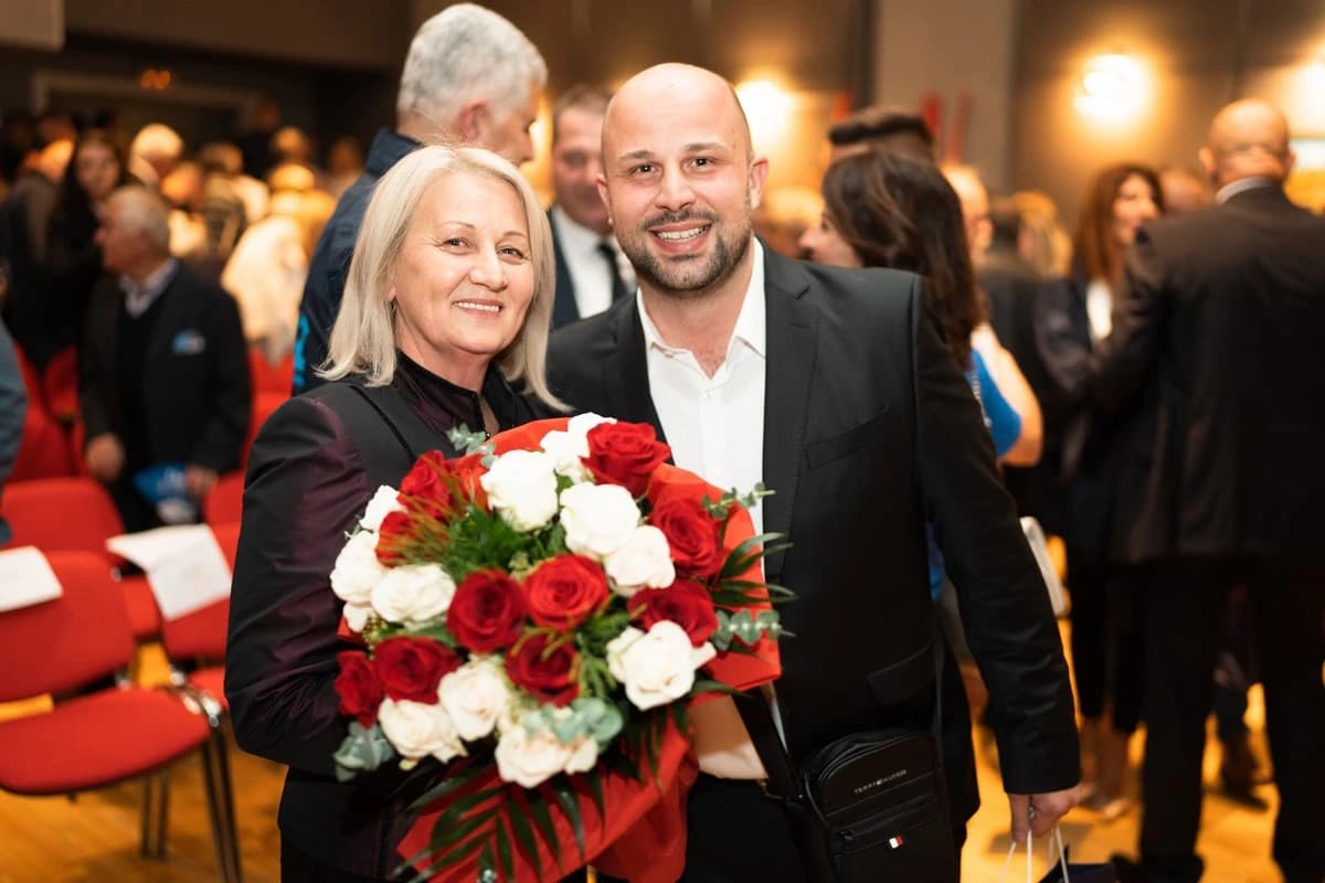 Krišto na predizbornom skupu u Sarajevu: Bosnu i Hercegovinu ćemo učiniti ljepšom i ugodnijom za svakog čovjeka koji u njoj živi 