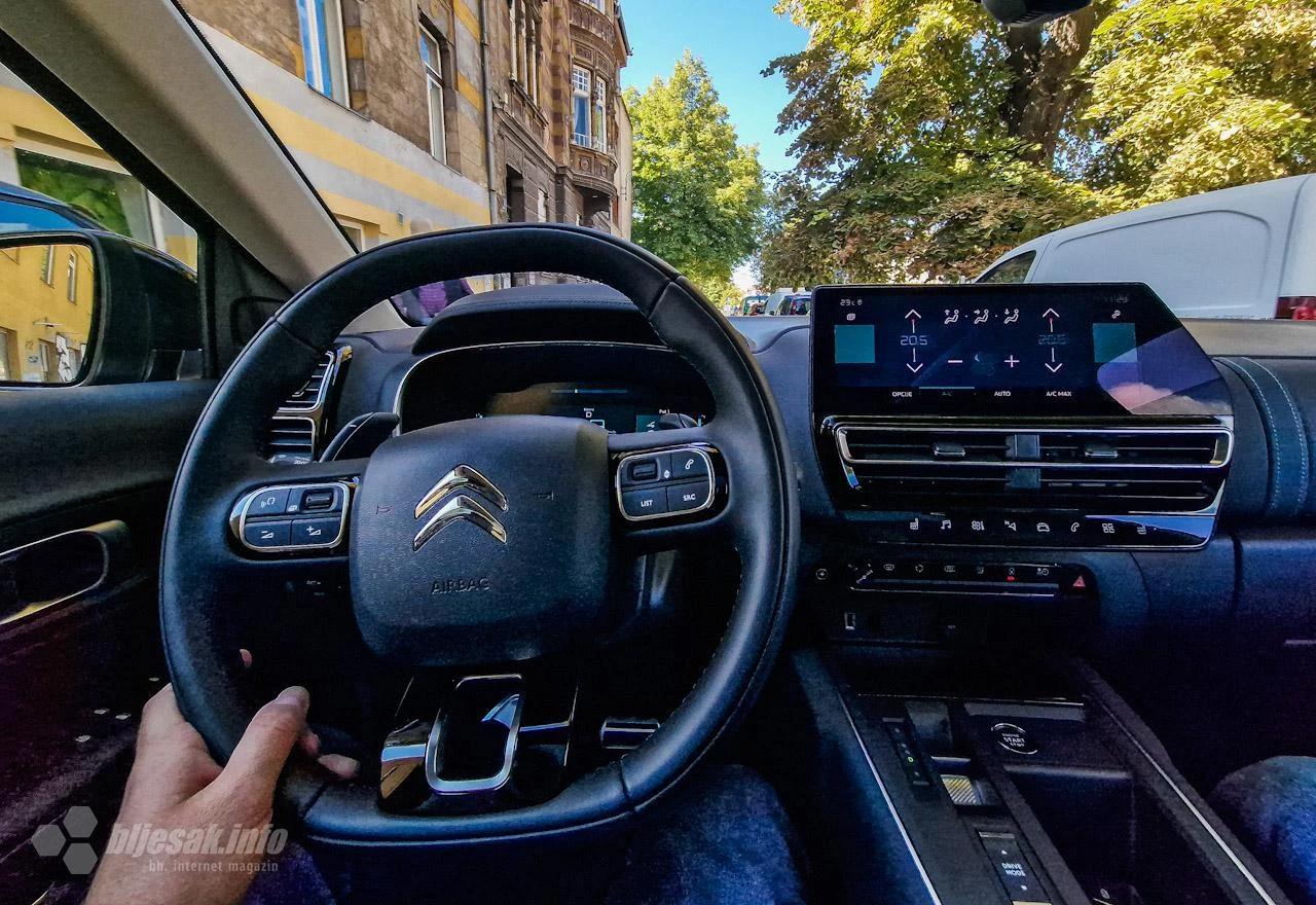 Ovo je novi Citroën C5 X