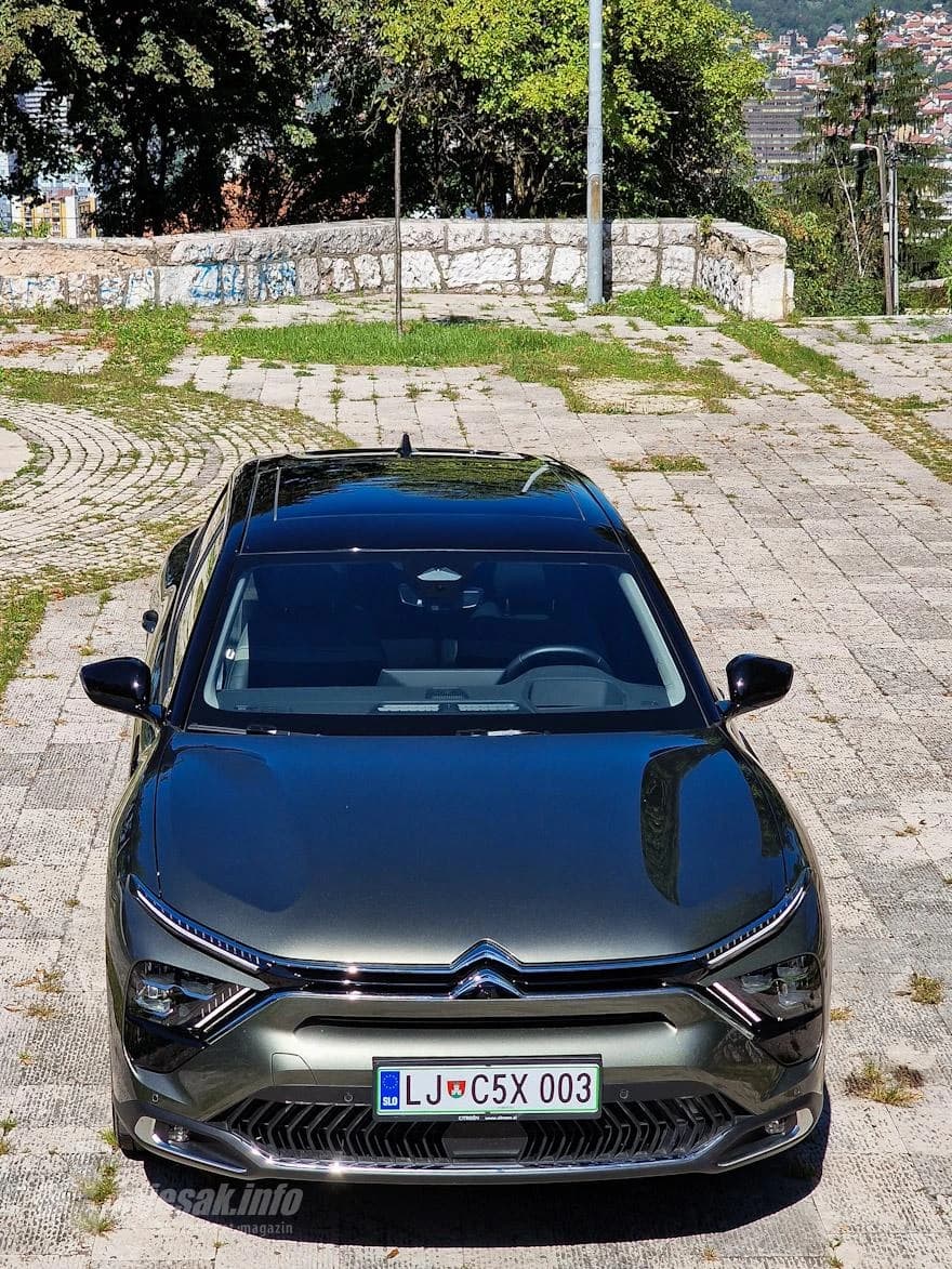 Ovo je novi Citroën C5 X