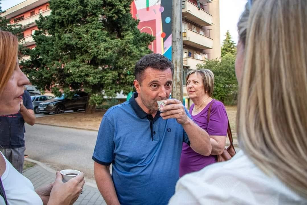 Časica razgovora na zidiću