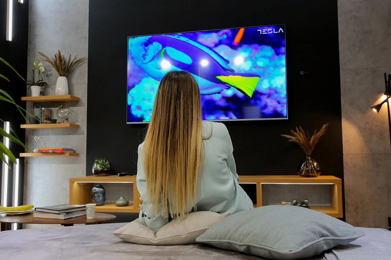  Tesla debitira na IFA 2022 sa QLED televizorima, robot usisivačima i mnogim drugim priozvorima