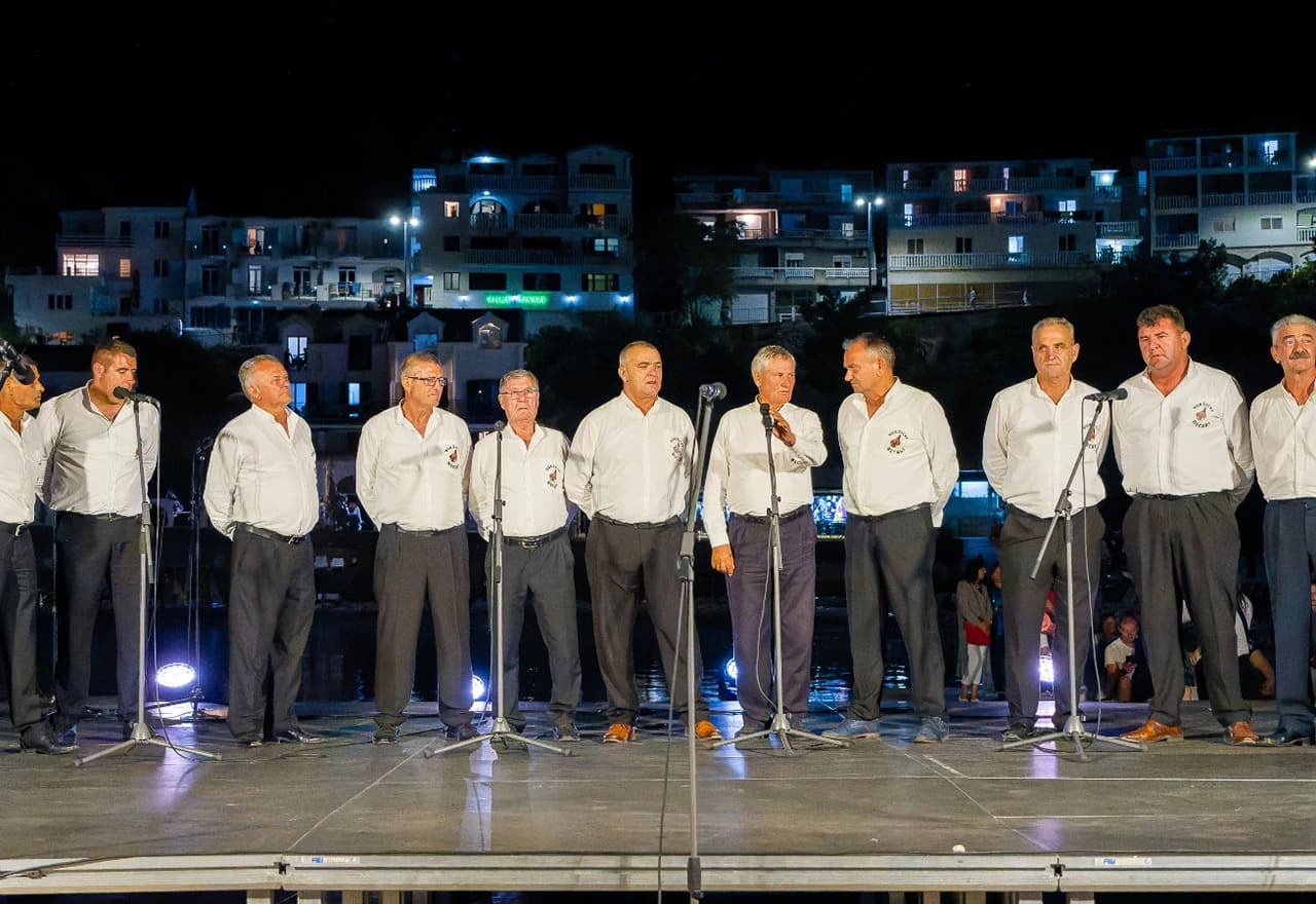 Večer hrvatskog folklora u Neumu