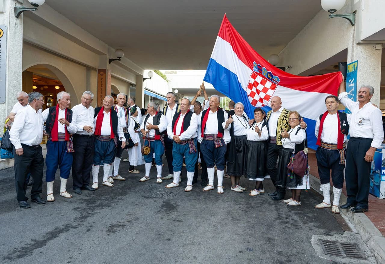 Večer hrvatskog folklora u Neumu