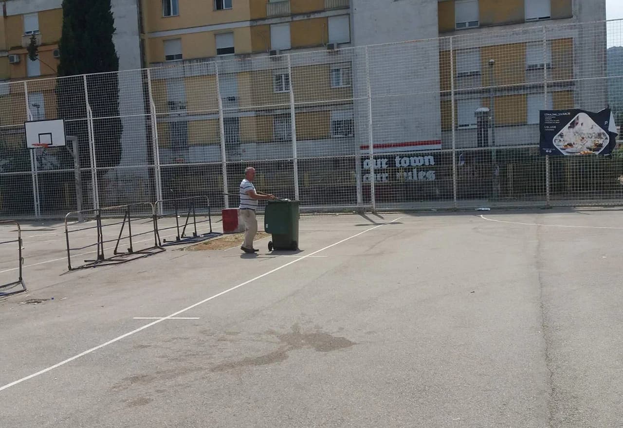 Očišćeno igralište iza Desete osnovne škole