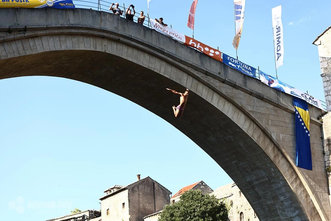 456. skokovi sa Starog mosta