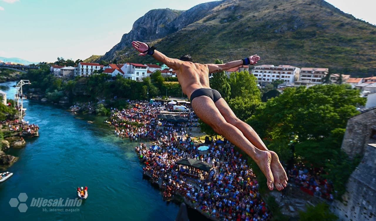 456. skokovi sa Starog mosta