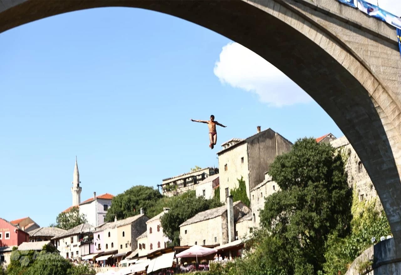 Počeli skokovi sa Starog mosta