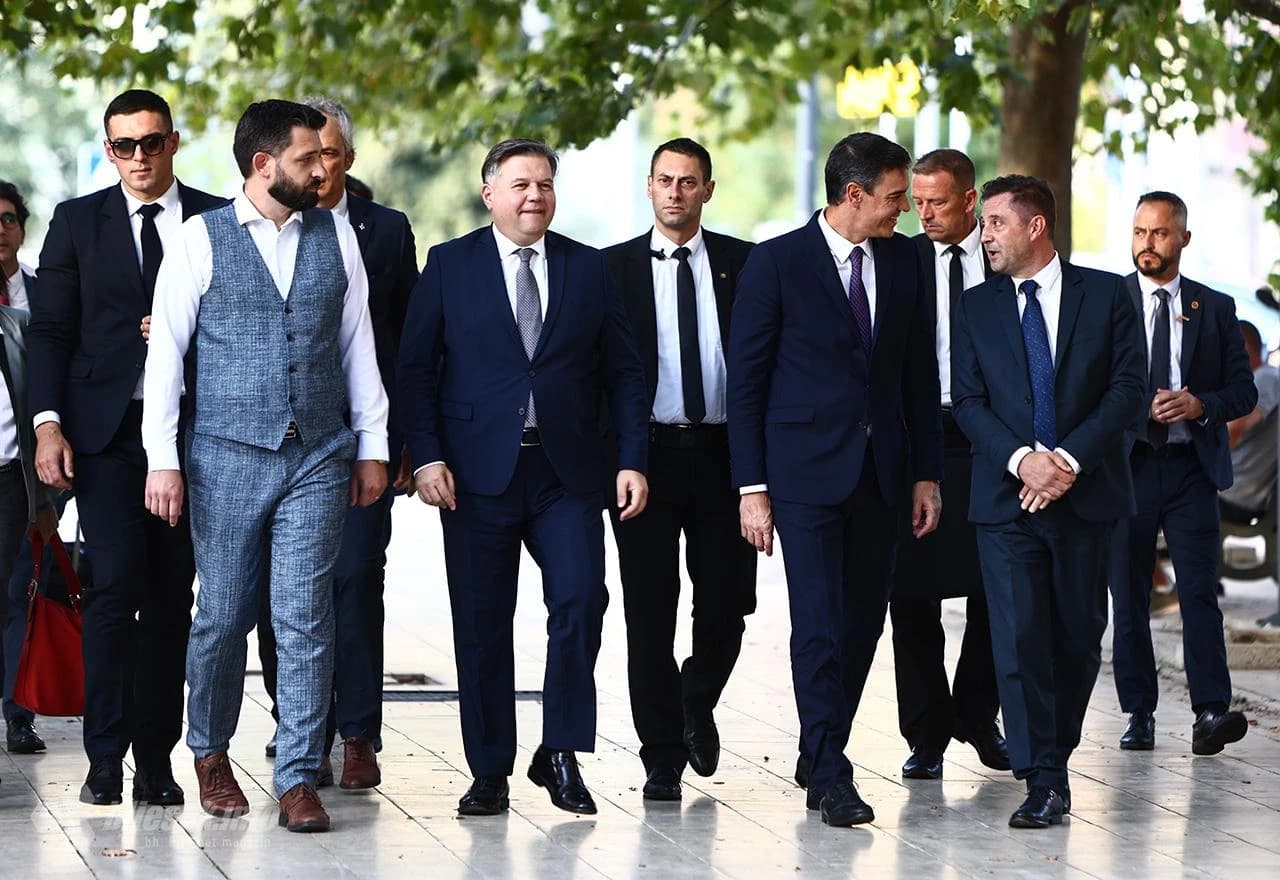 Sanchez stigao u Mostar pa s Kordićem položio vijence španjolskim vojnicima 