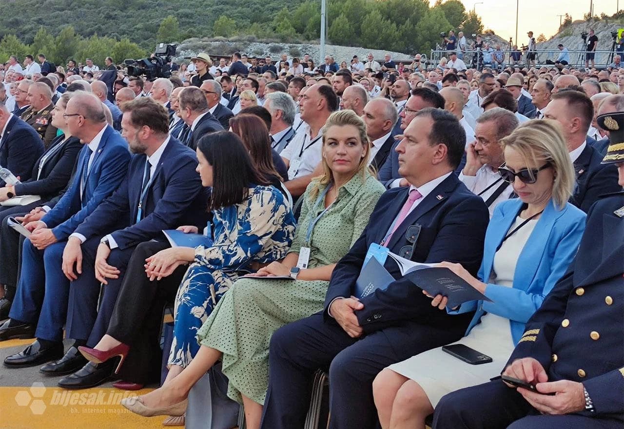 Hrvatski politički vrh i brojni poznati na otvaranju Pelješkog mosta