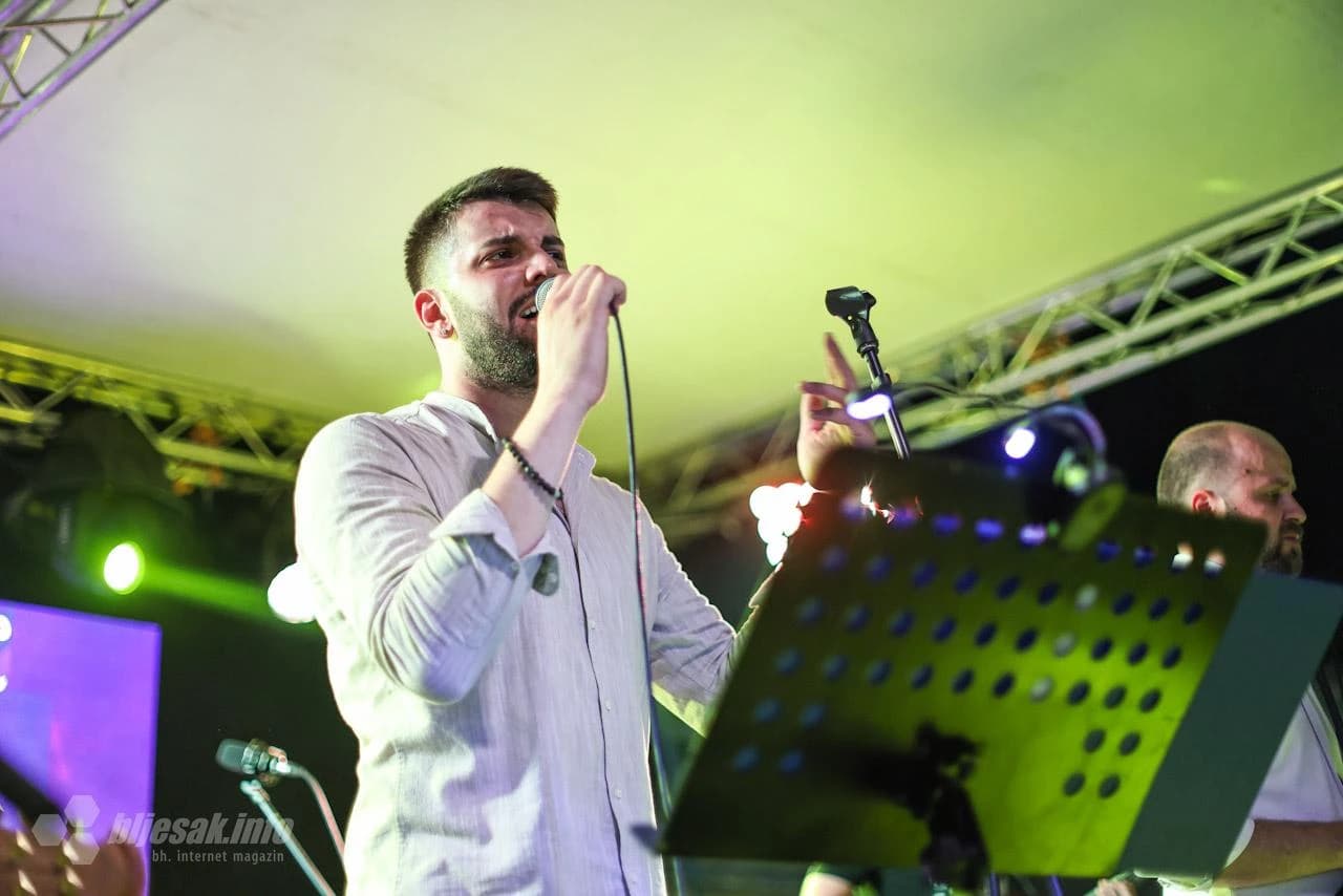 Mostarci pjevali u čast Đorđa Balaševića 