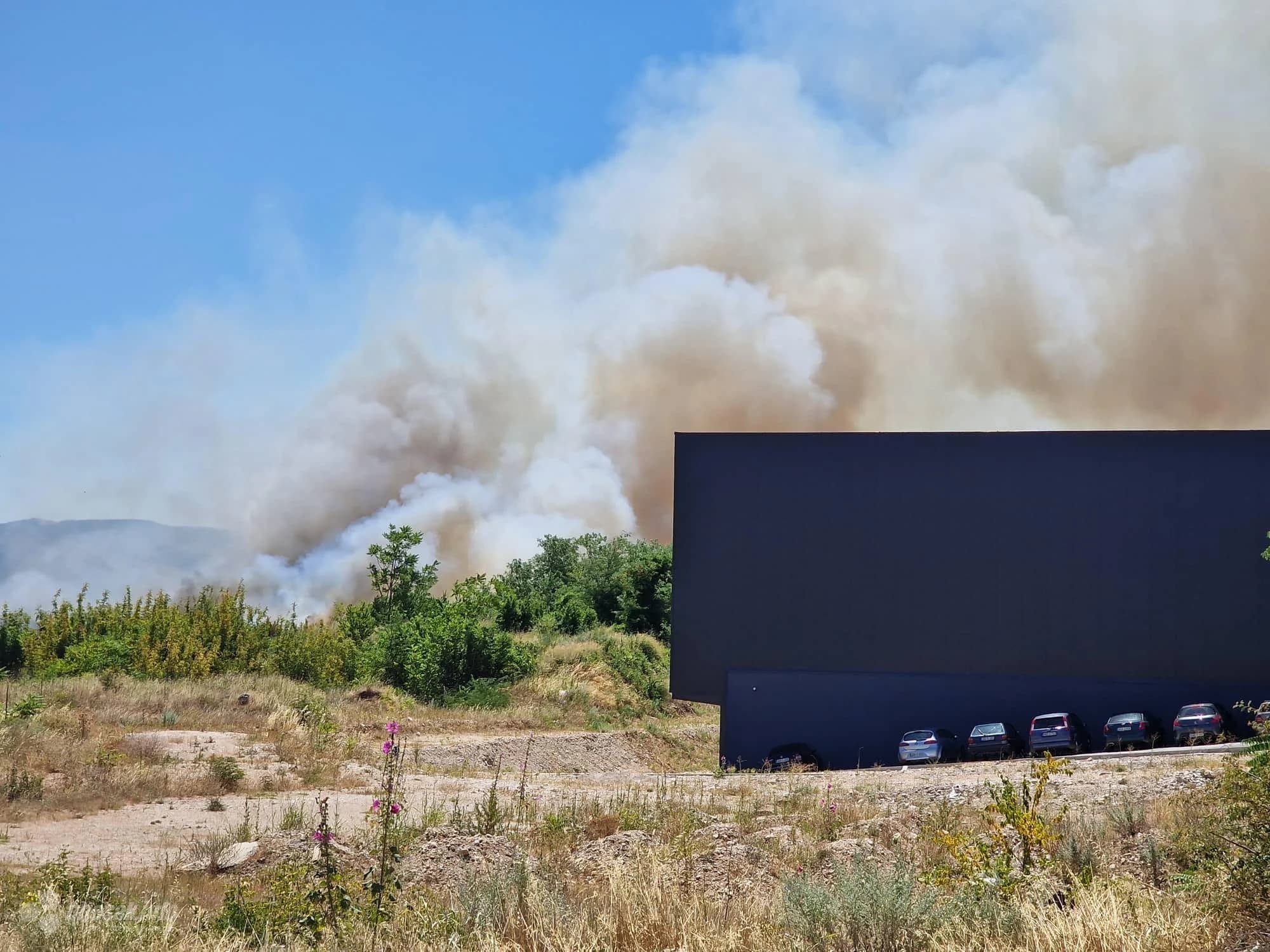 Veliki požar izbio južno od Mostara