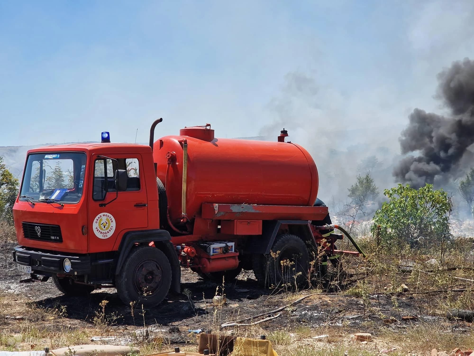 Veliki požar izbio južno od Mostara