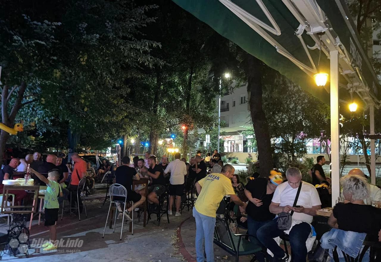 Batak party u Caffe baru Fenix