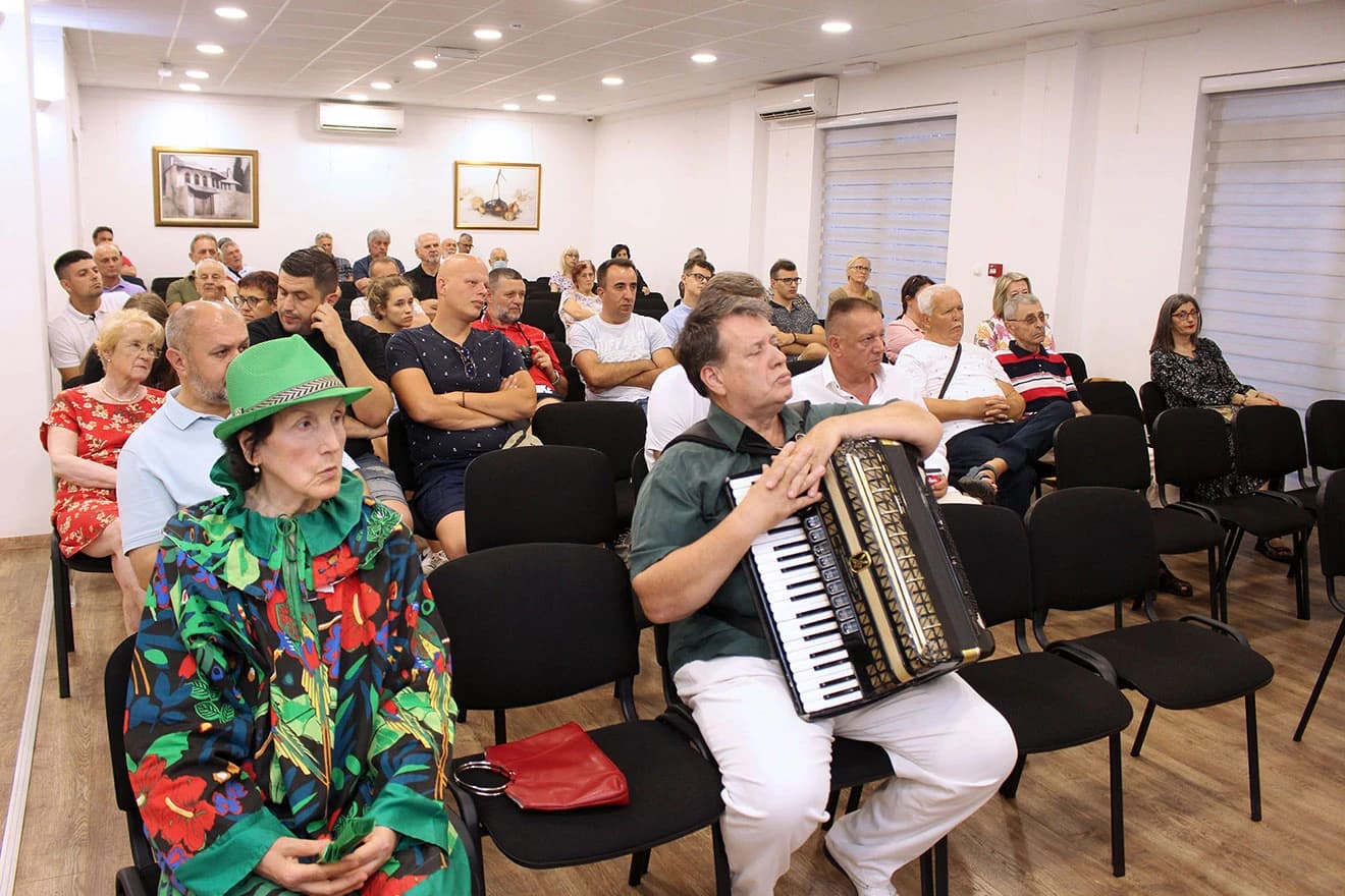 Knjiga Deseta vrata pakla Rezaka Hukanovića promovirana u Mostaru