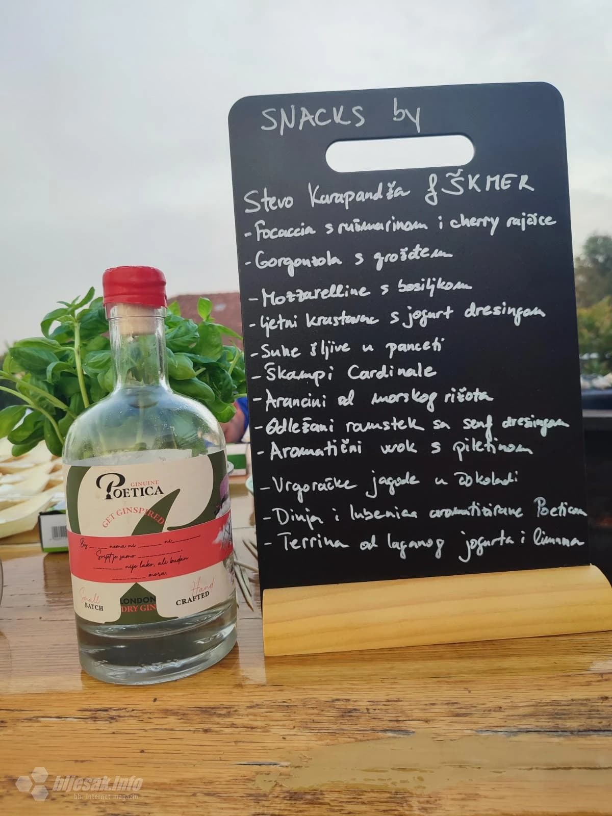 Poetica u Tinovom gradu