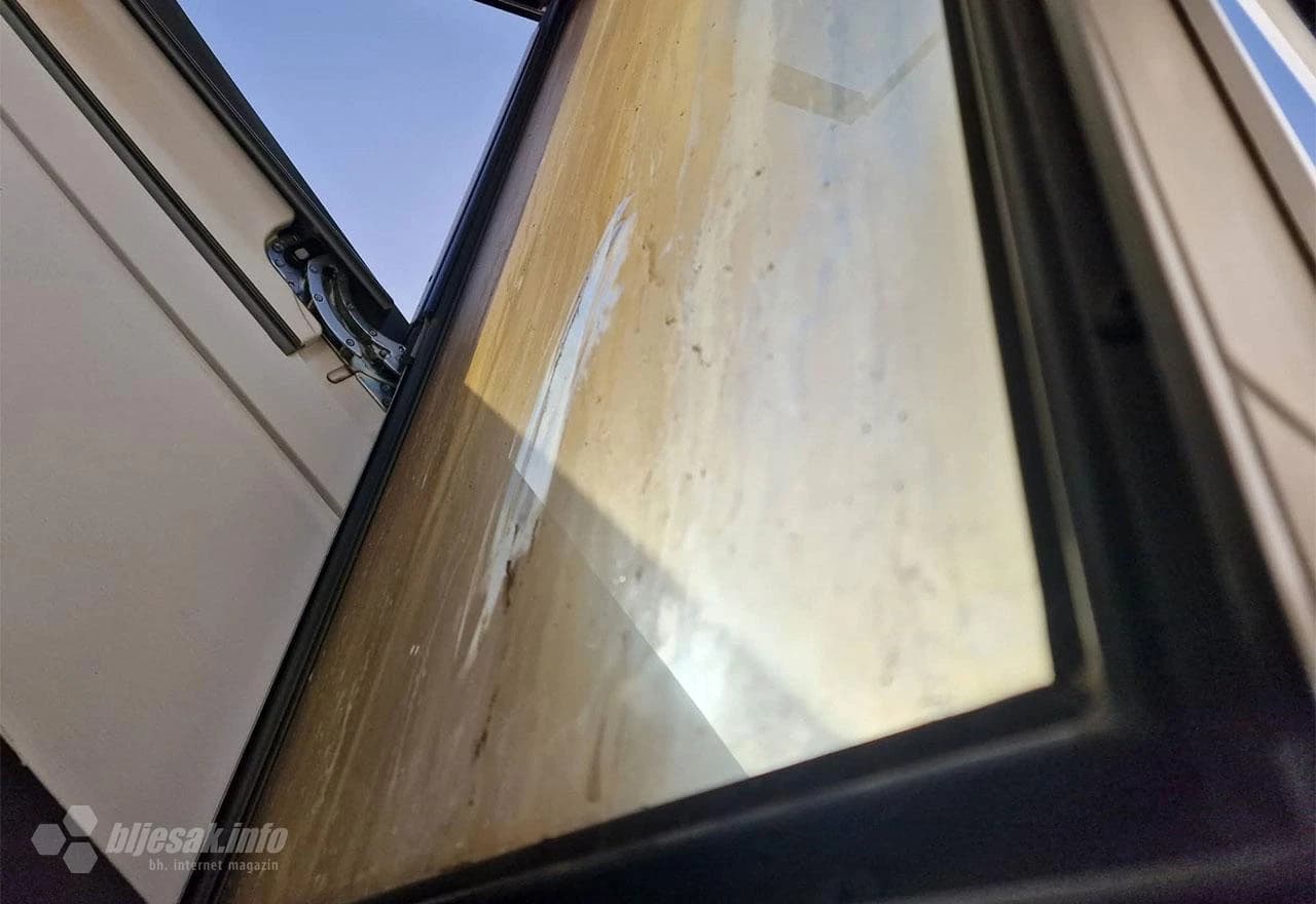 Signalana raketa ispaljena povodom proslave 100. rođendana Veleža izazvala požar na krovu kuće 