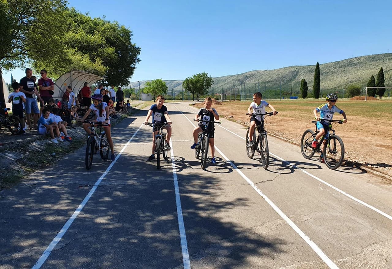 Rodoč: 57 biciklista na tradicionalnoj dječjoj utrci