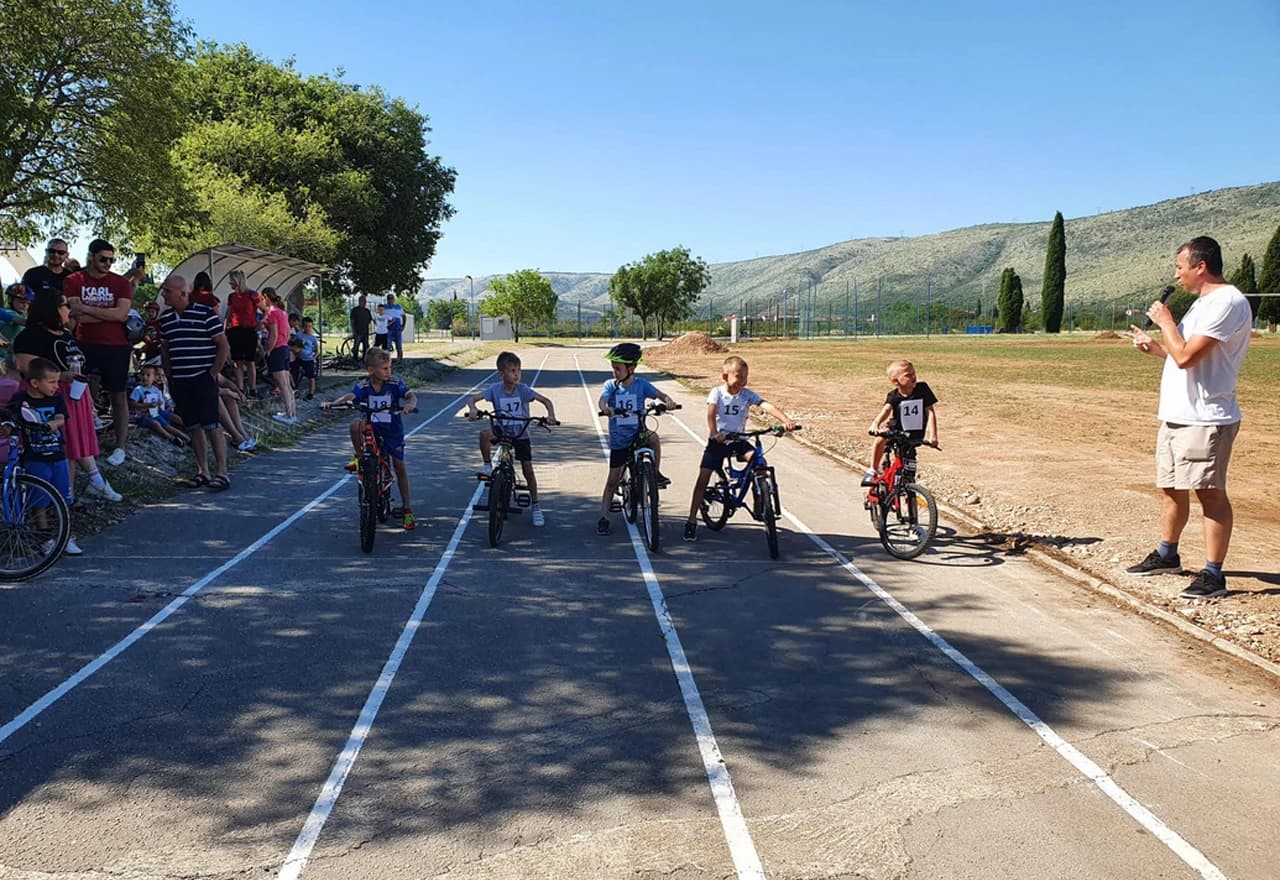 Rodoč: 57 biciklista na tradicionalnoj dječjoj utrci