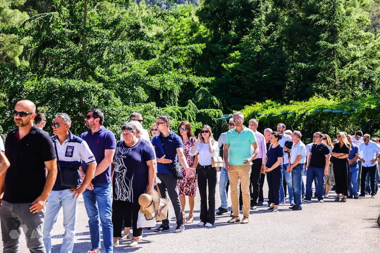 Posljednje zbogom Slavenu Planiniću