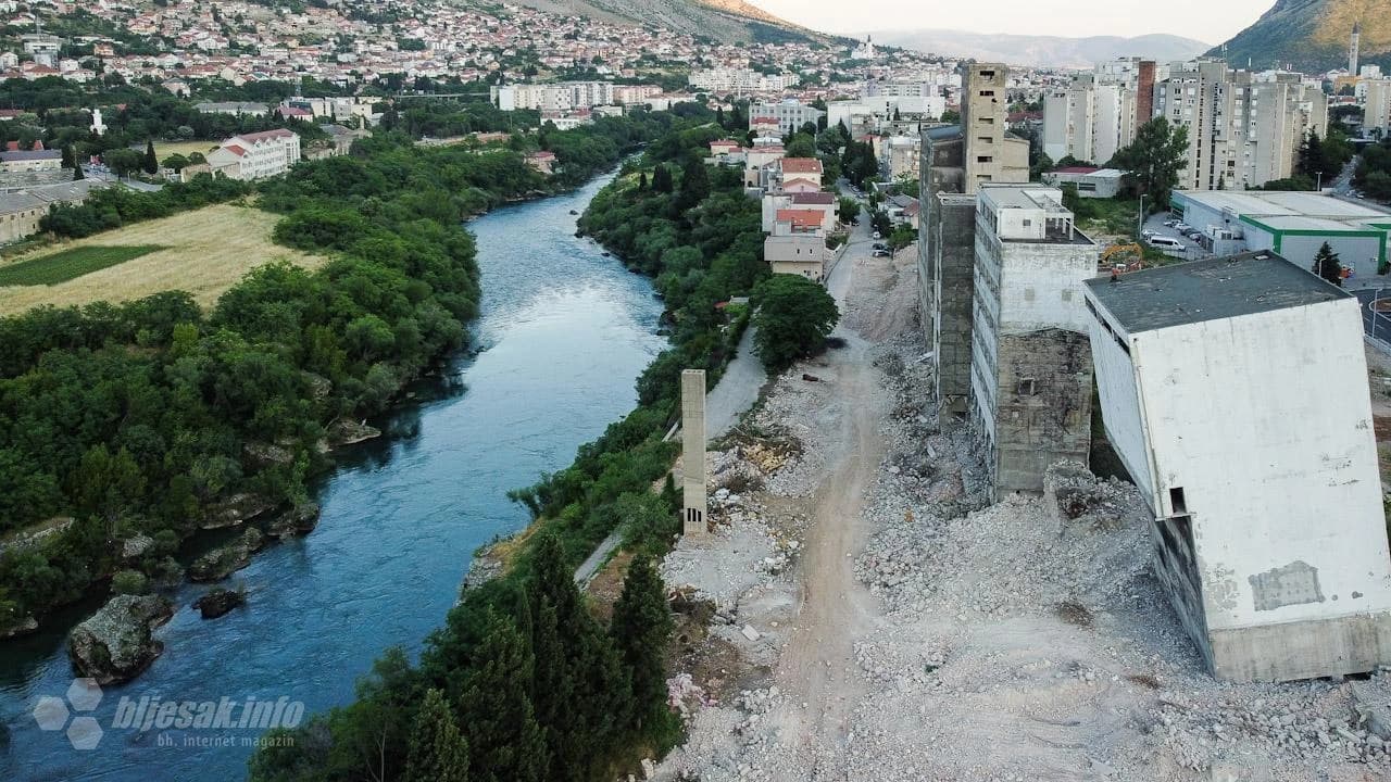 Rušenje ostataka nekadašnjeg Žitoprometa