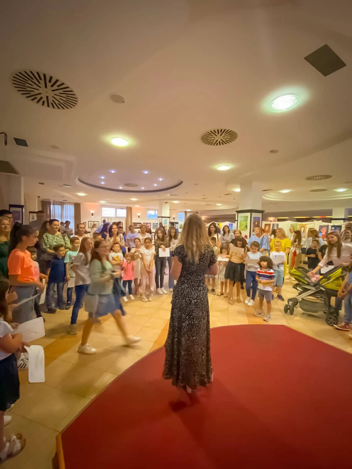 U Čitluku upriličena izložba radova polaznika tečaja crtanja i slikanja by Megi Kunštek