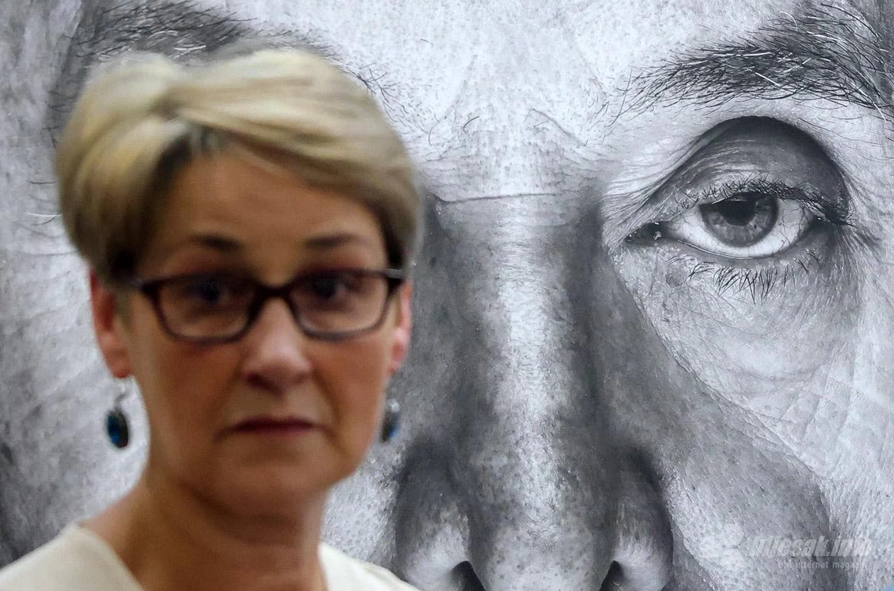 Mostarcima kroz izložbu 'Lično' Velije Hasanbegovića predstavljeni portreti žrtava rata