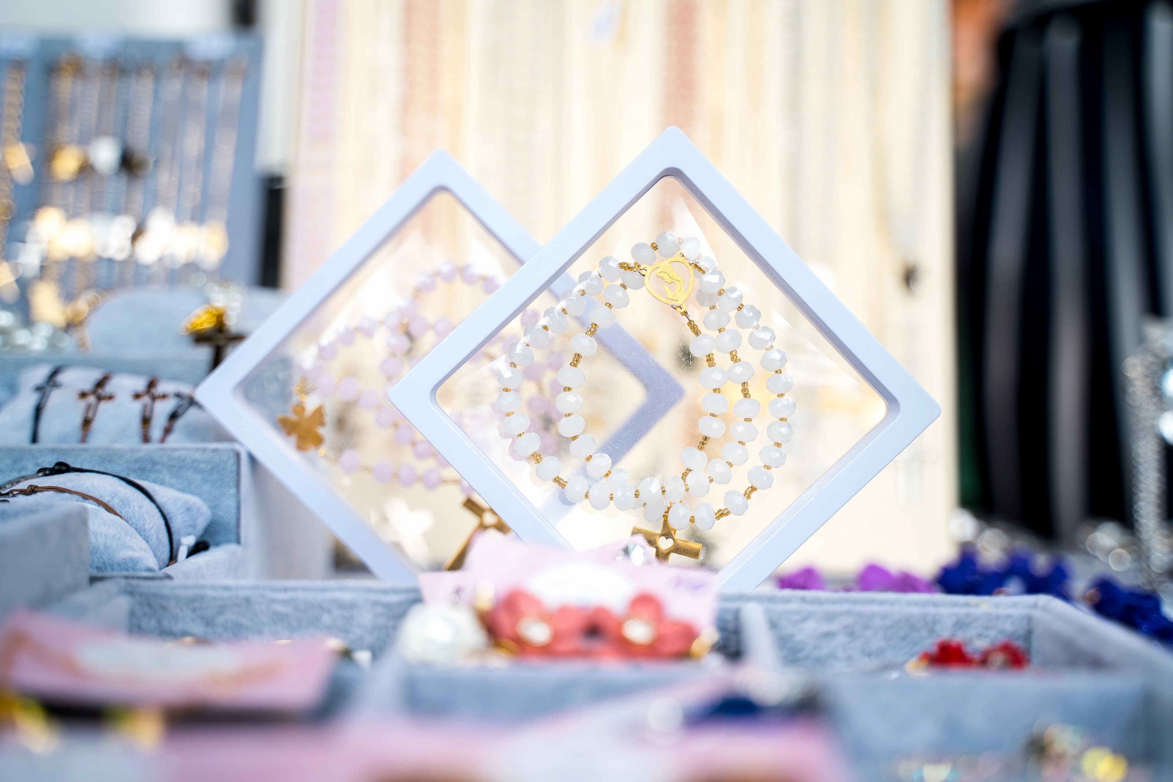 Na platou Galerije Naša Majka održan je 'Crafty sajam' slobodnog izražavanja i kreativnosti.