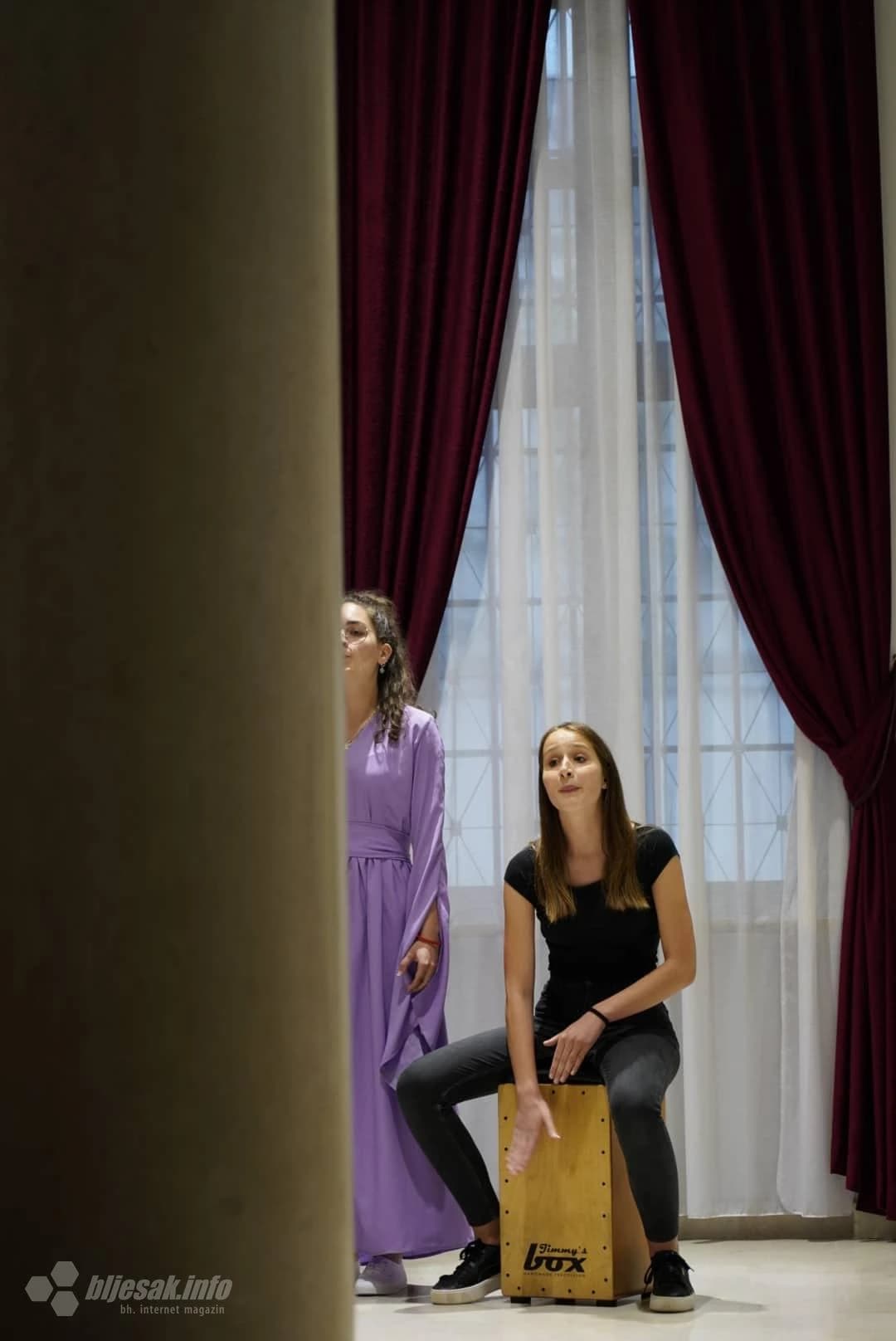 U mostarskom Vladičanskom dvoru održan koncert duhovne i tradicionalne glazbe