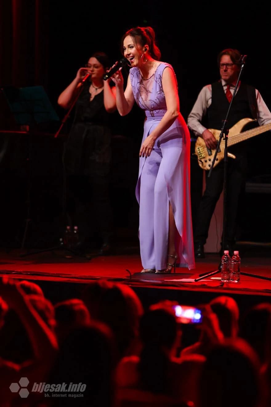 Aleksandra Radović oduševila prepunu Kosaču