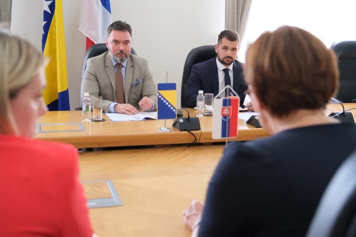 Košarac na sastabku s Ingrid Brockovom