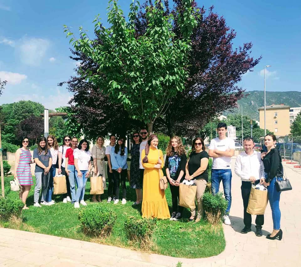 Nagrade osnovnim školama za sudjelovanje u projektu Volontiranje je cool!