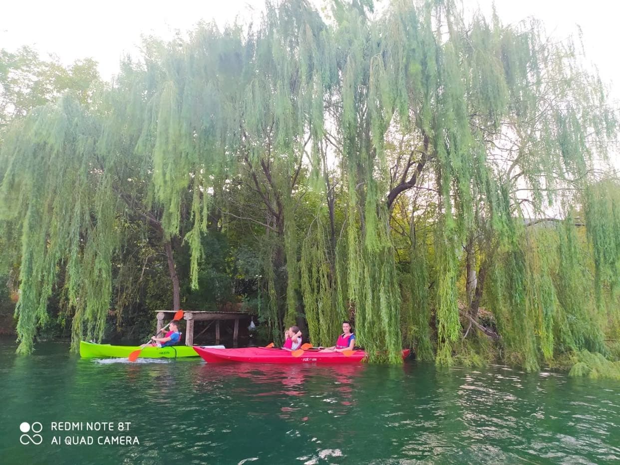 Vožnja kajacima na Mostarskom jezeru