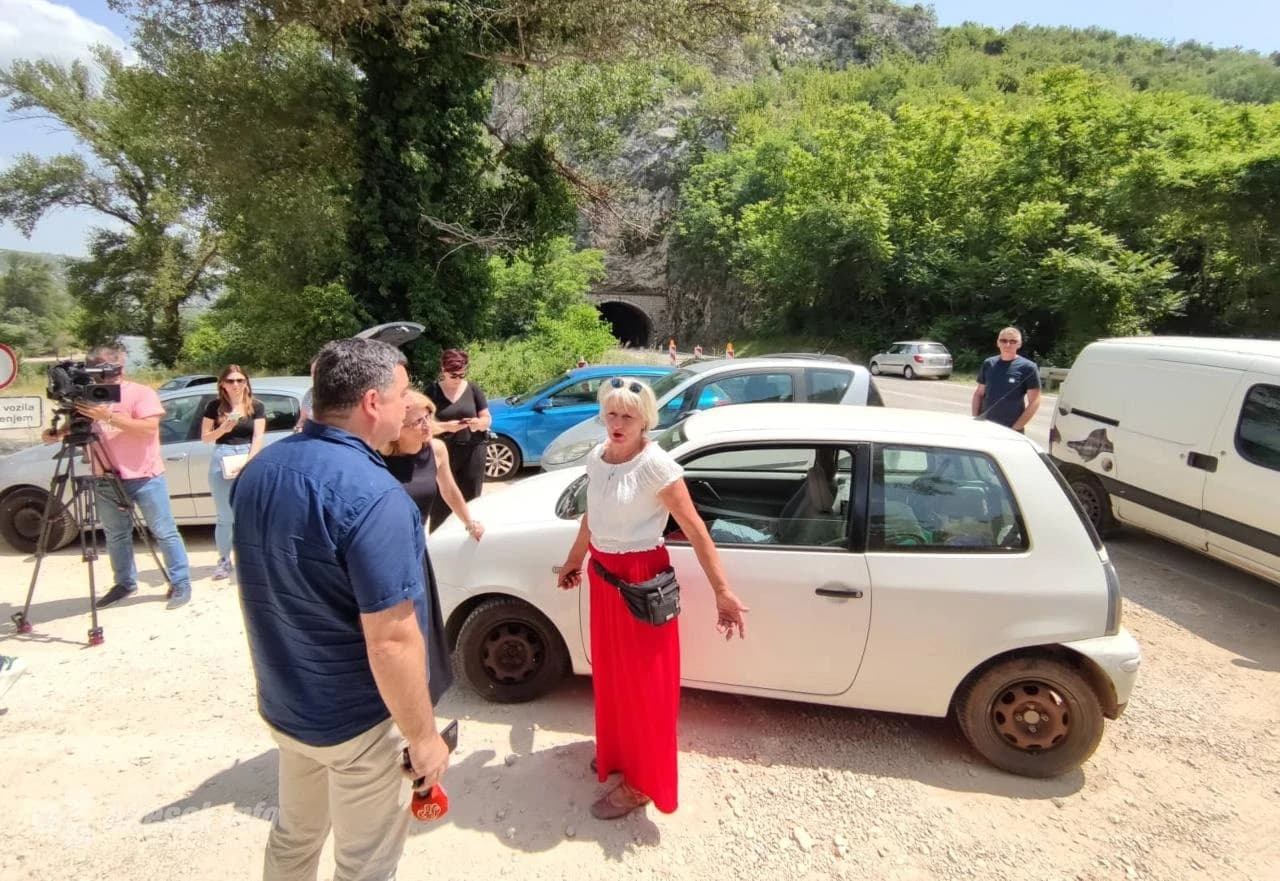 Mještani prosvjeduju zbog obustave prometa na magistralnoj cesti M-17