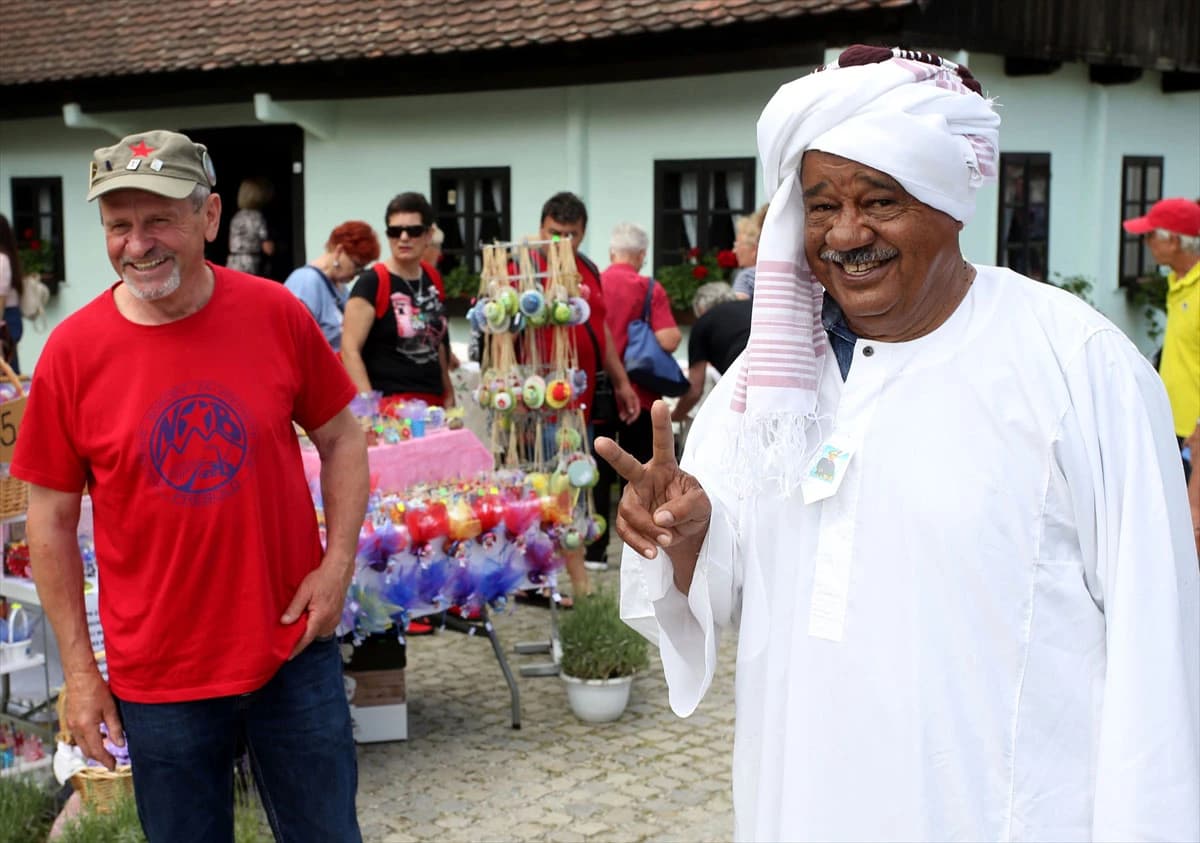 Brojni poklonici obilježili 130. obljetnicu rođenja Tita