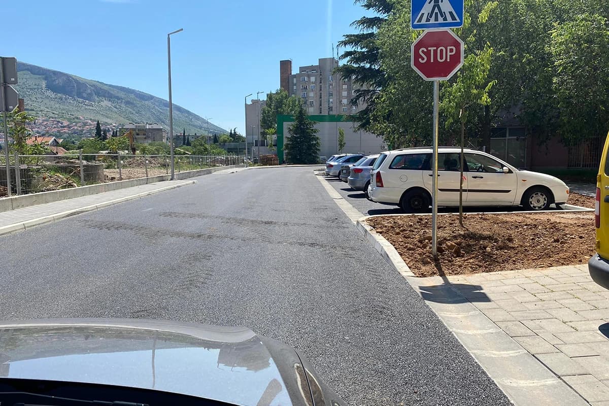 Nelogičnosti mostarskih prometnih znakova