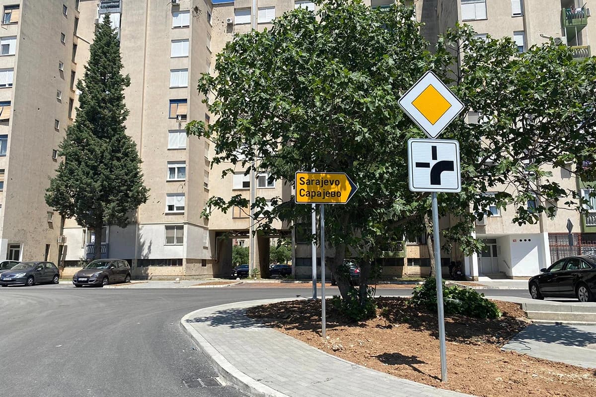 Nelogičnosti mostarskih prometnih znakova