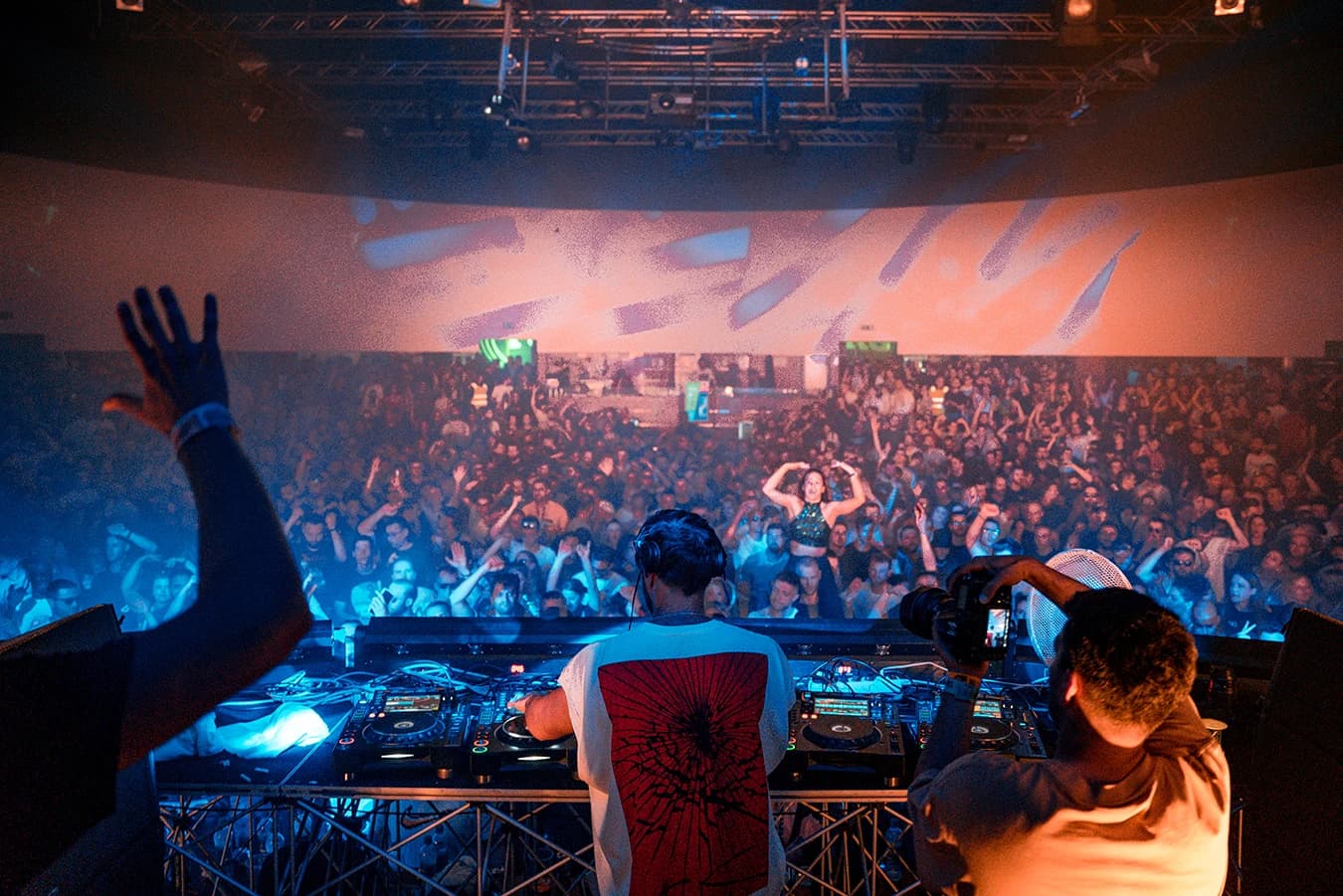 Hot Since 82 rasprodanim partyjem snažno vratio duh rave kulture u Sarajevo!