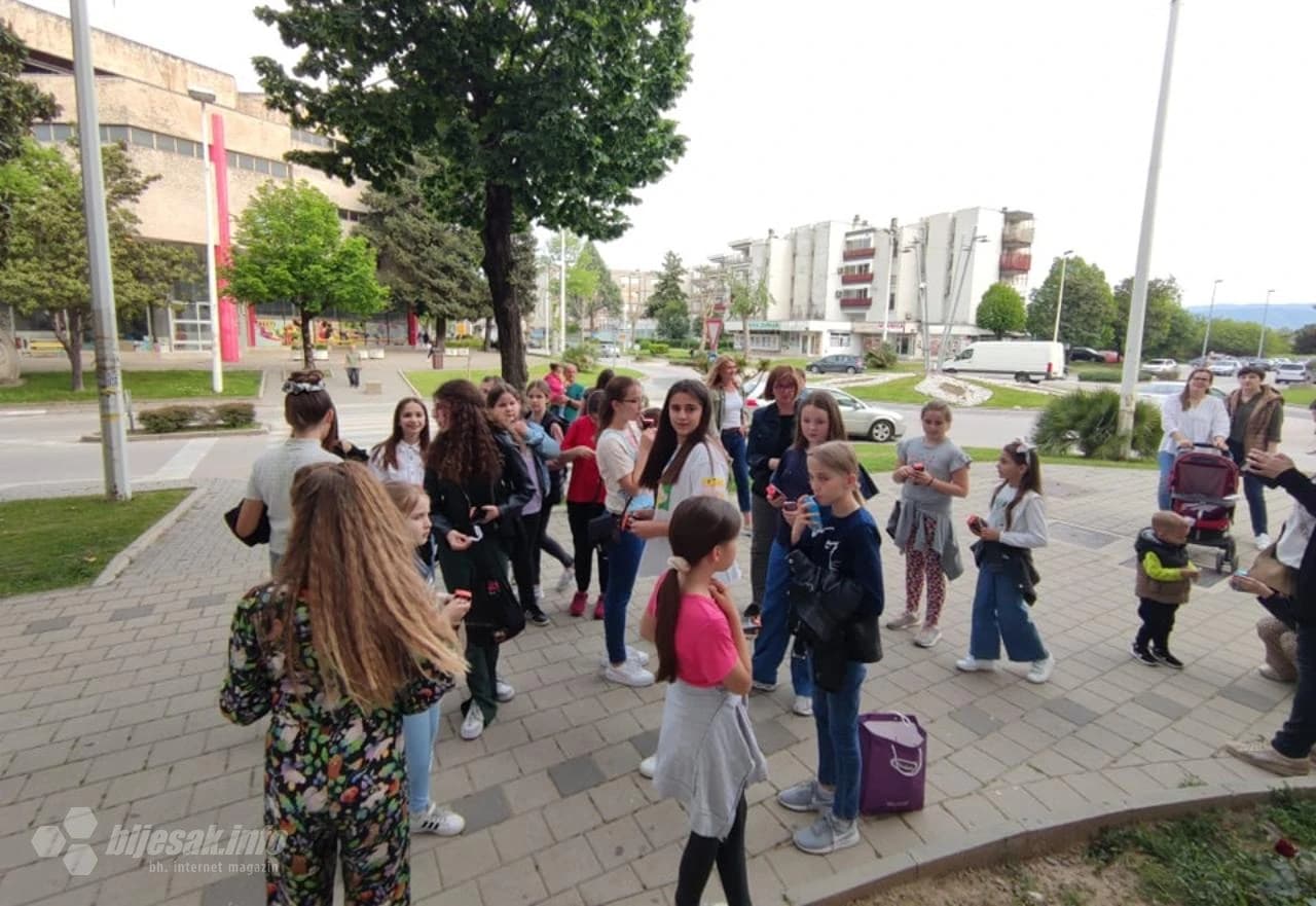 Planeta Zemlja od recikliranih plastičnih boca krasi Čapljinu 