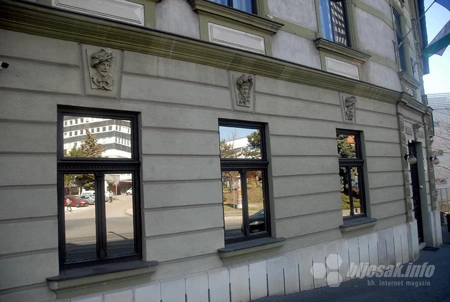 Prateći ljudske glave