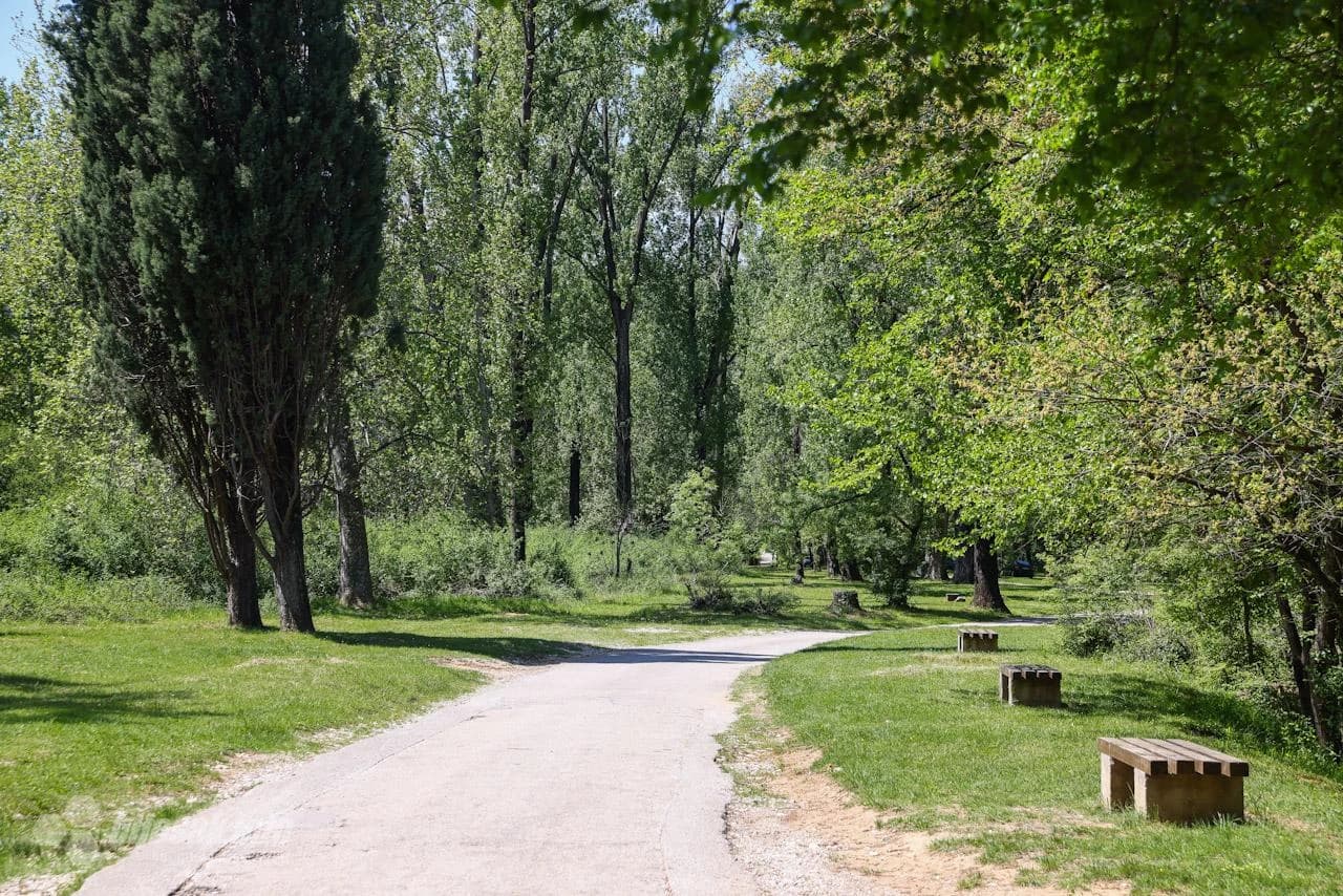 Bunica čista i uredna čeka izletnike