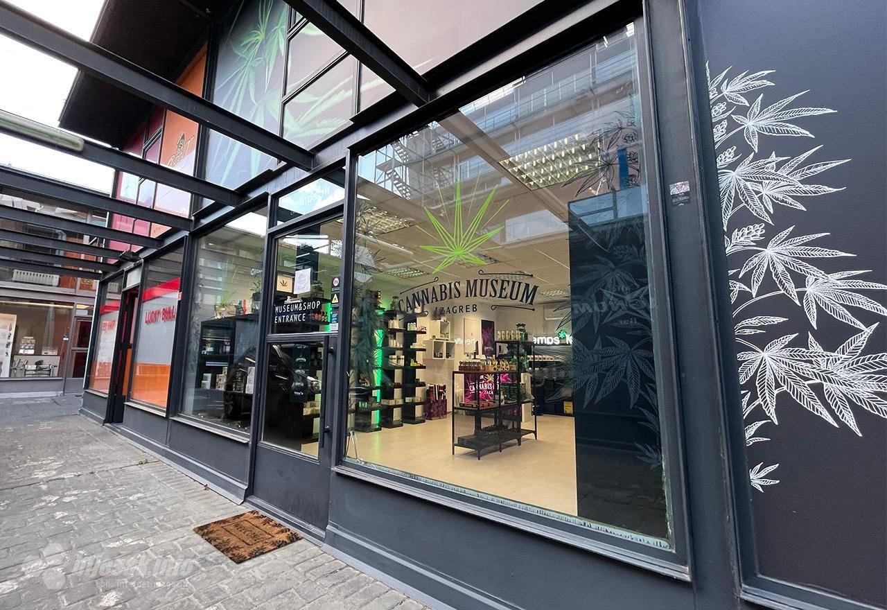 Bljesak u Muzeju kanabisa