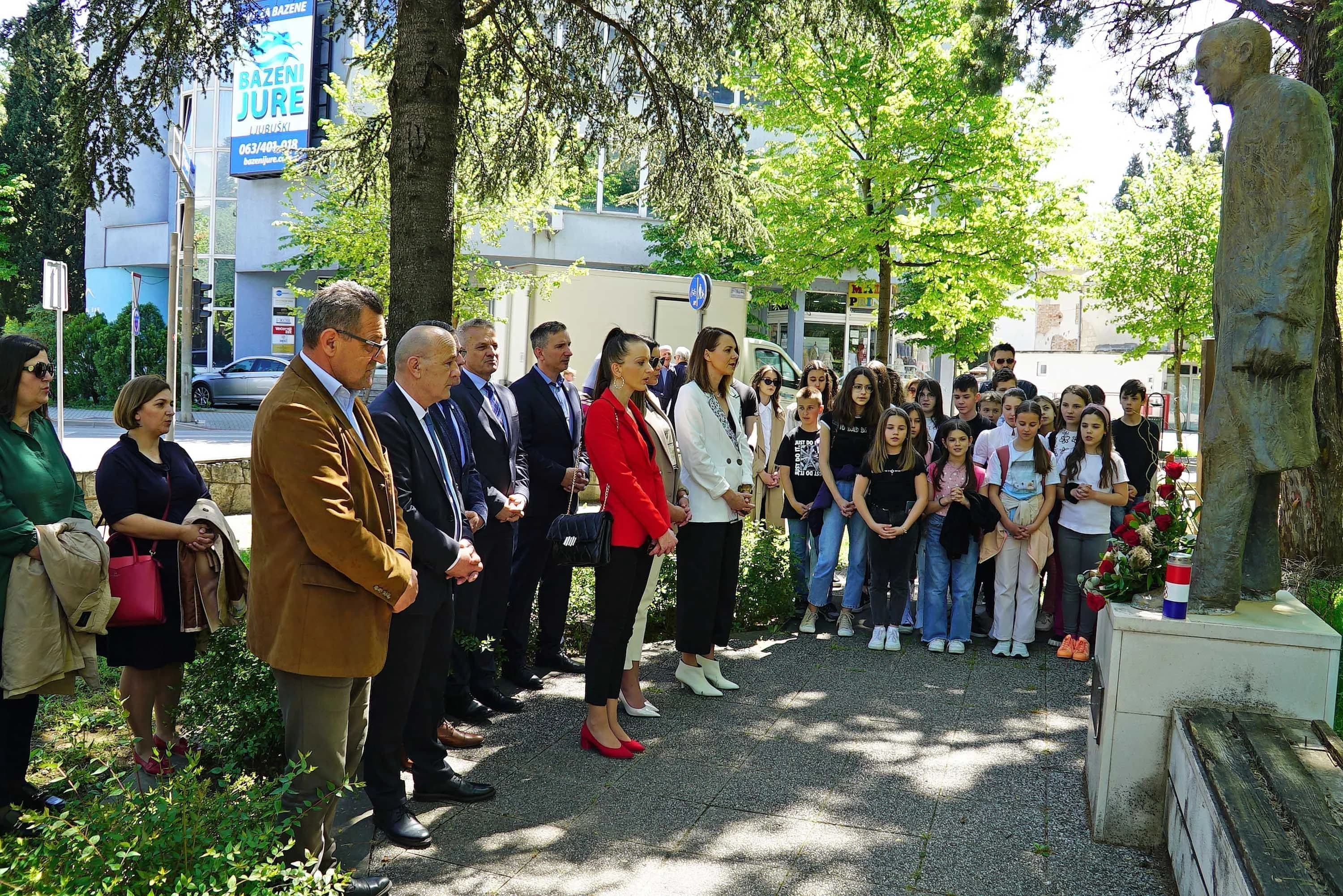 Sjećanje na Šimića je vrlo važno i njegova djela su vječna