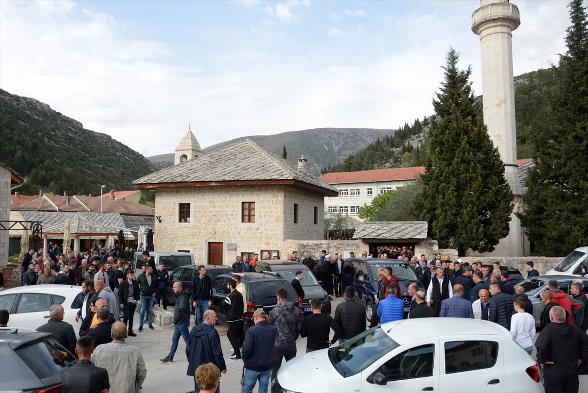 Klanjana dženaza Elmiri Sefo