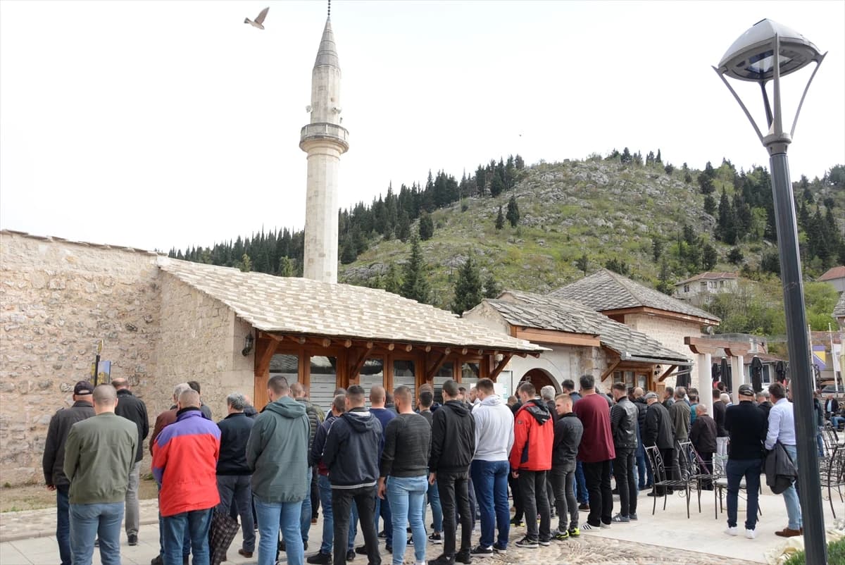 Klanjana dženaza Elmiri Sefo