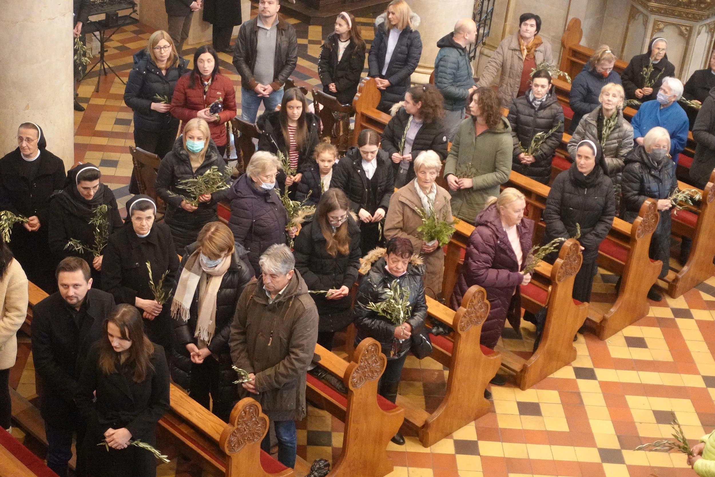 Nadbiskup Vukšić predvodio Euharistijsko slavlje na Cvjetnicu u sarajevskoj katedrali