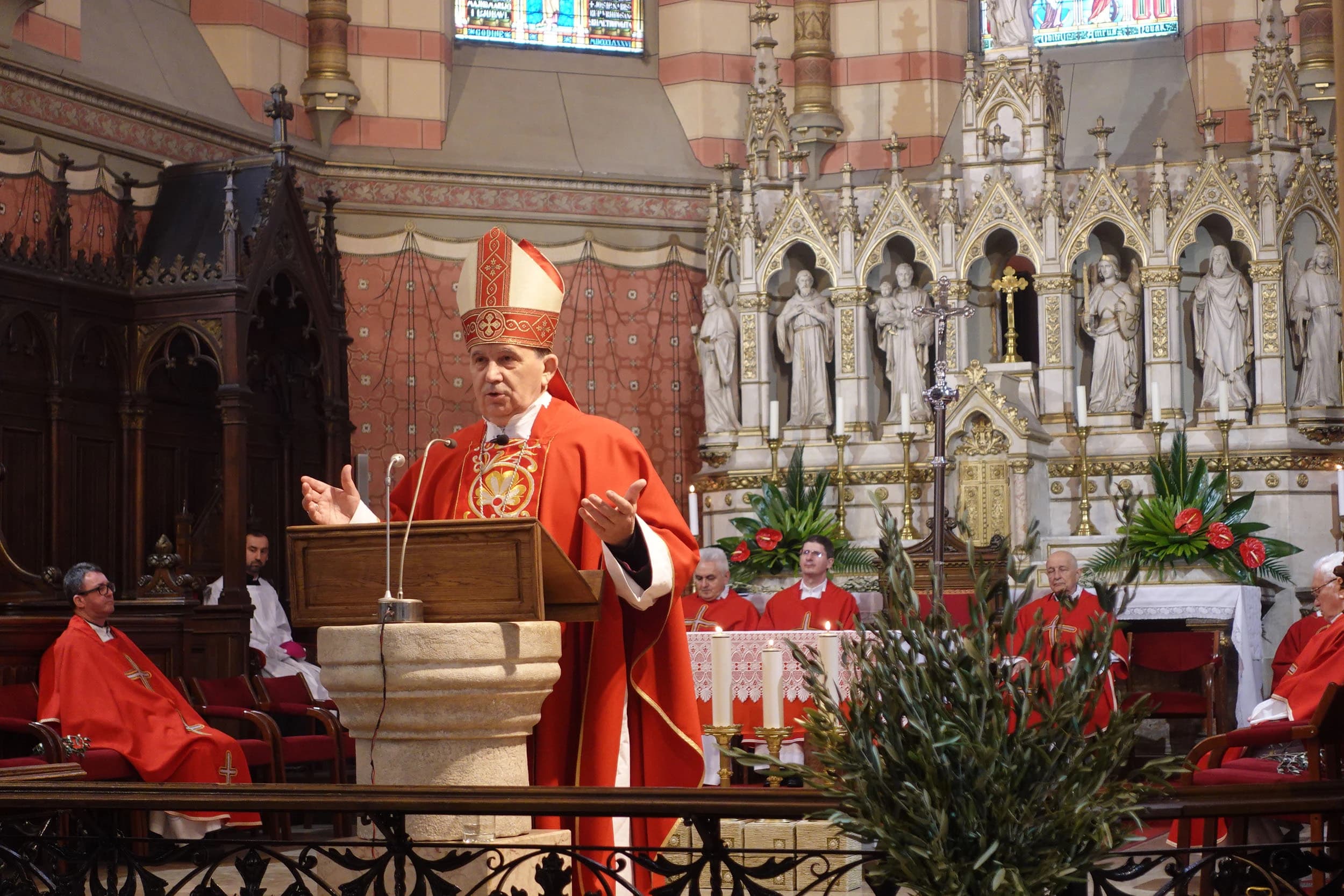 Nadbiskup Vukšić predvodio Euharistijsko slavlje na Cvjetnicu u sarajevskoj katedrali