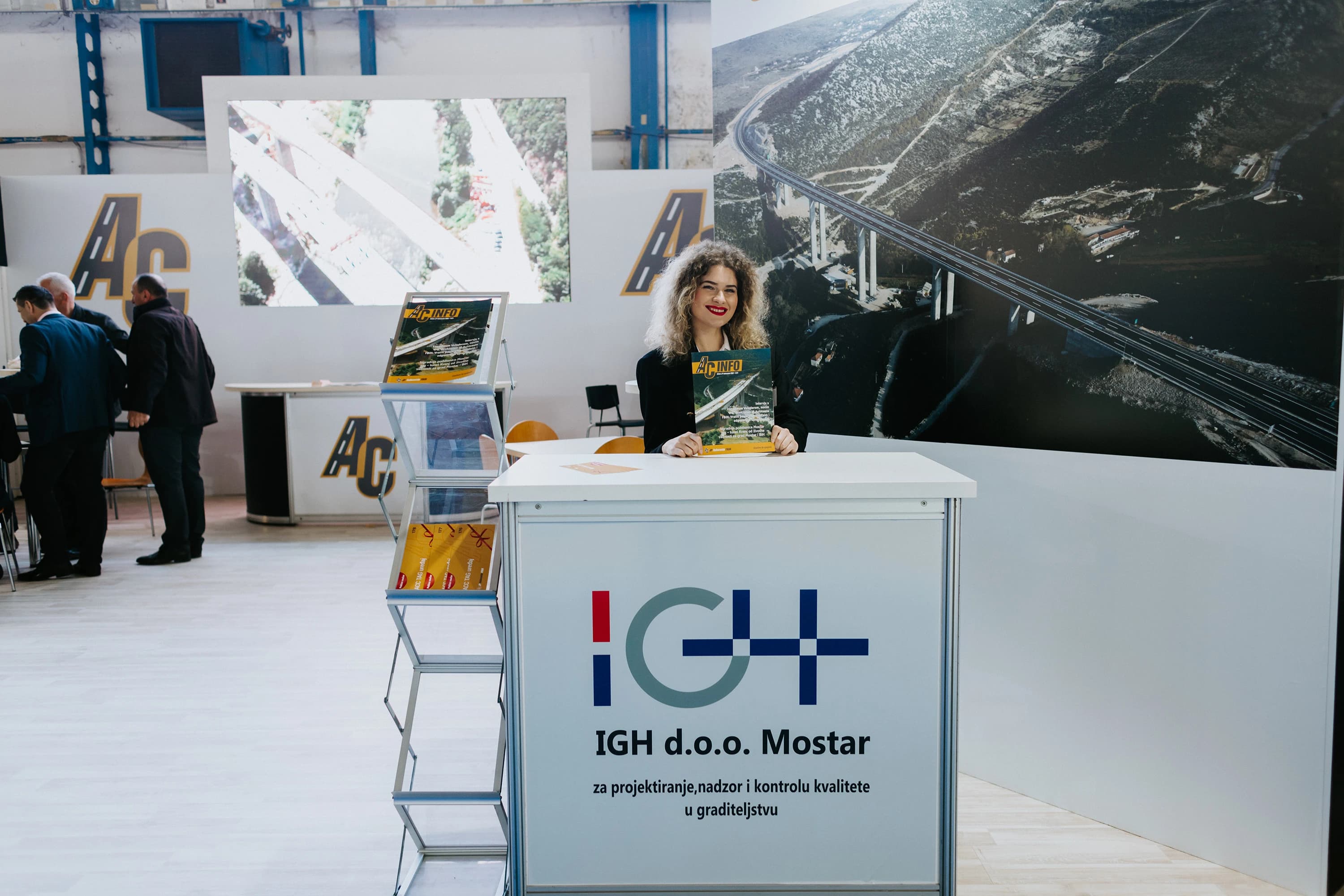 Na štandu JP Autoceste FBIH  predstavlja se i njihov partner na izgradnji projekta Koridora Vc tvrtka IGH.  IGH d.o.o