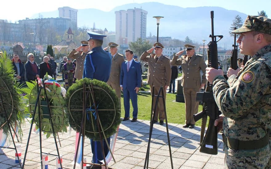 17. obljetnica 1. pješačke (gardijske) pukovnije OS BiH i  30. obljetnica Hrvatskoga vijeća obrane obilježena u Sarajevu