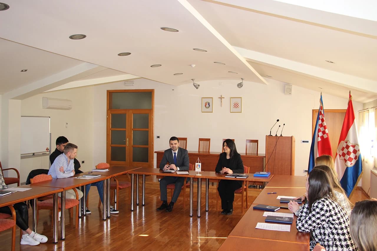 Prvi radni dan za 14 pripravnika u Općini Posušje