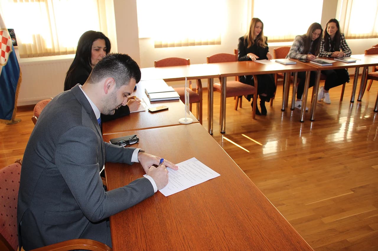 Prvi radni dan za 14 pripravnika u Općini Posušje